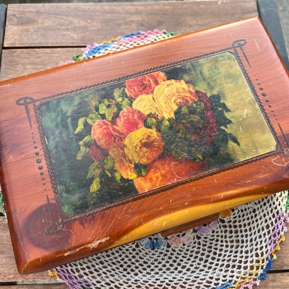 Antique Wood Wooden Art Deco Nouveau Trinket Jewelry Keepsake Treasure Chest Box